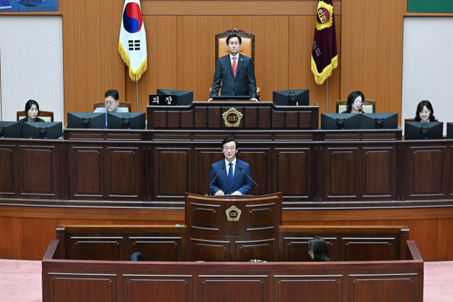 부산시의회는 14일 제338회 임시회 제1차 본회의를 열고 오는 28일까지 15일간의 회기에 들어갔다. 이날 본회의에는 전재수 부산시장이 참석했다. 부산시의회 제공