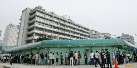美, 유학생 비자 4년 제한…학생·가족 등 2만 5000명 ‘날벼락’