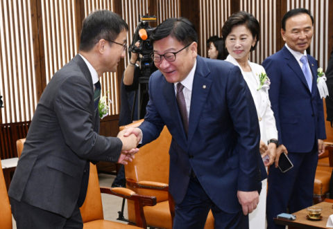 ‘장동혁-한동훈 갈등’ 장기화에 존재감 키우는 정점식