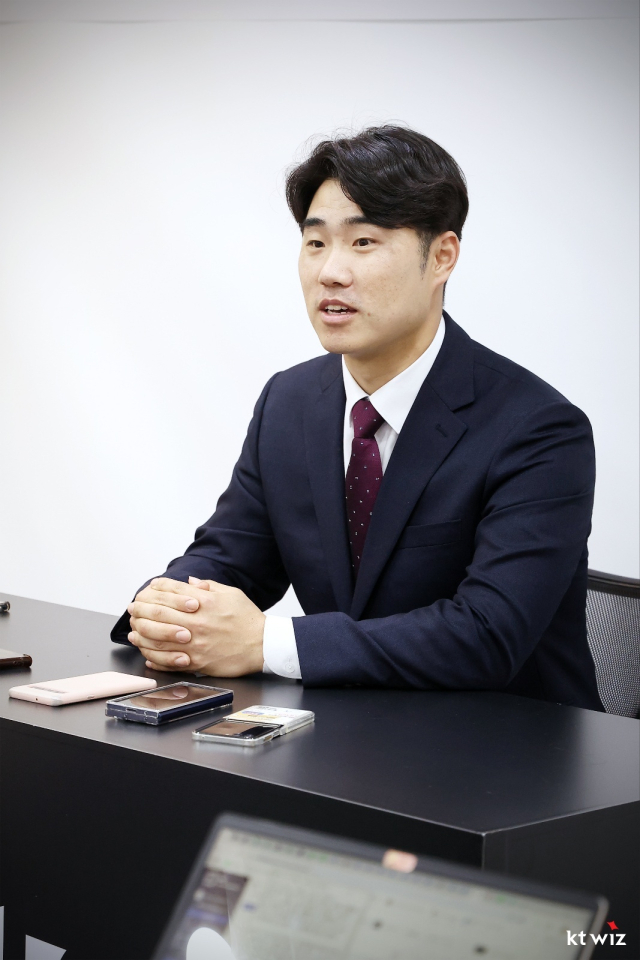 올해로 해설 2년차를 맞는 신본기 해설위원은 “팬들의 응원과 지지로 롯데의 가을 야구도 가능할 것이다”고 말했다. 본인 제공