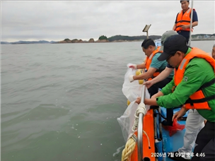 선상 방류 모습. 한국수산자원공단 제공