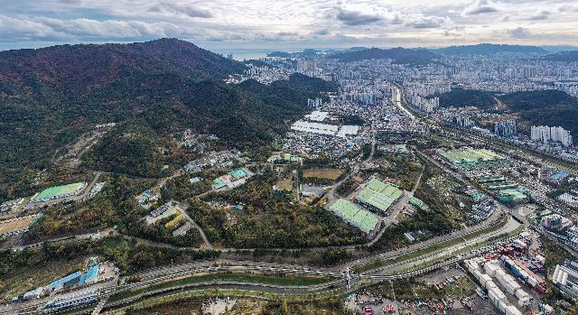 풍산 부산공장과 부산 센텀2지구 조성 예정지 전경. 김종진 기자 kjj1761@