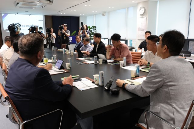 6일 서울 강남구 KBO에서 한국야구위원회(KBO) 폭염 긴급 대책 회의가 열리고 있다. 연합뉴스