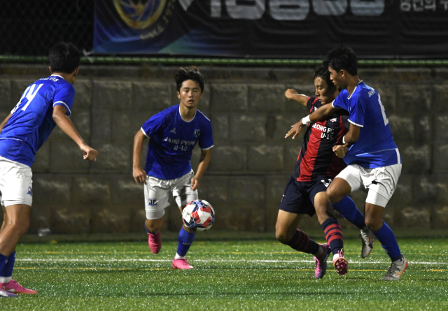 경남고성FC가 지난 11일 제63회 청룡기 중학교축구대회 16강전에서 부산장평SC화랑을 꺾고 8강에 진출했다. 부산시축구협회 제공