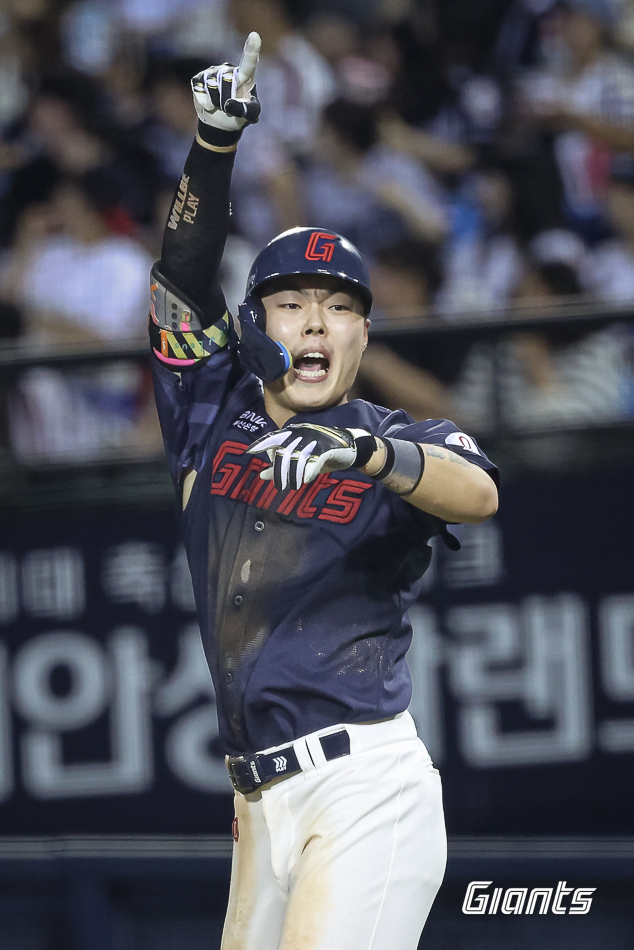연일 맹타 휘두르고 있는 롯데 5번 타자 고승민. 롯데 자이언츠 제공