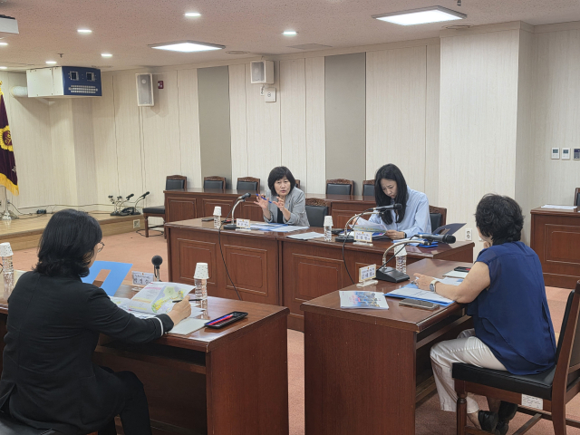 김태희 부산시의원을 대표의원으로 한갑용·박정순·김정원·최은영 의원 등이 참여하는 ‘노후도시 혁신 포럼(가칭)’이 지난 19일 사전간담회를 개최했다. 부산시의회 제공