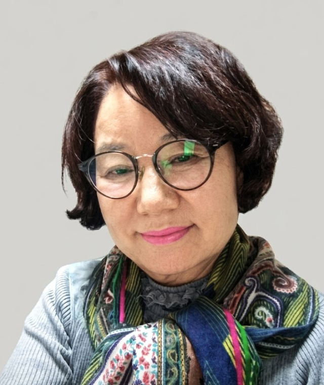 제33회 부산문학상 대상 수상자 손무경 시조시인.
