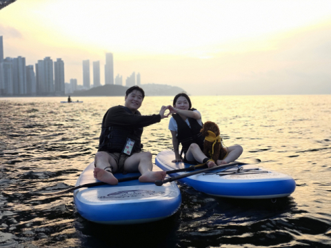 경남 김해에서 온 박기윤·박주현 씨가 반려견 헤몽이와 함께 참가했다.