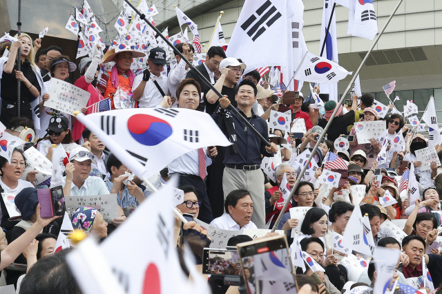 국민의힘 장동혁 대표가 지난 8월 15일 서울 송파구 올림픽공원 핸드볼경기장에서 열린 6·3 지방선거 투표용지 부족 사태 규탄 시위에 참석해 있다. 연합뉴스