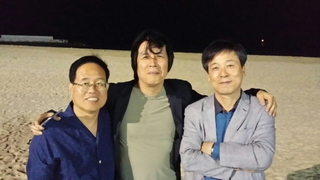 이창동(가운데) 감독과 신종국(왼쪽) 소설가, 임철우(오른쪽) 소설가. 신종국 제공