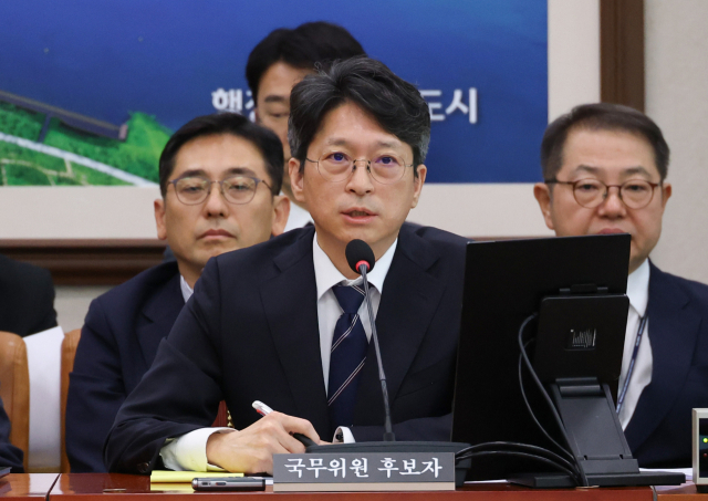 홍지선 국토교통부 장관 후보자가 16일 국회에서 열린 인사청문회에서 위원 질의에 답하고 있다. 연합뉴스
