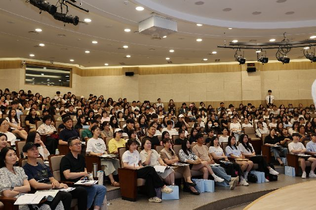 지난 7일부터 2027학년도 수시 모집이 시작되면서 국립대 무상교육 등 정부 정책이 어떤 영향을 끼칠지 관심을 모은다. 사진은 2026학년도 부산대 입시설명회 모습. 부부산일보DB