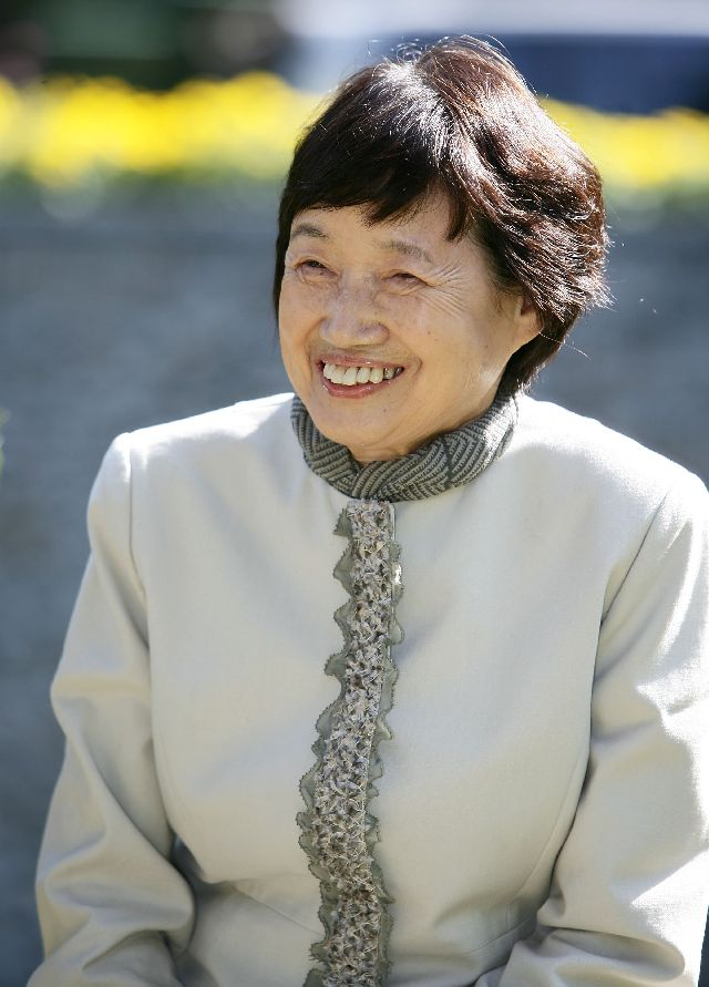 타계 15주년을 맞아 박완서 소설 속 한글 단어를 가려 뽑은 책이 출간됐다. 사진은 2007년 당시 박완서 작가 모습. 부산일보DB