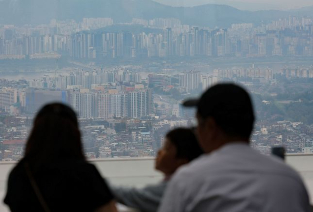 사진은 서울 남산에서 바라본 아파트 단지 모습. (기사와 관련없음) 연합뉴스