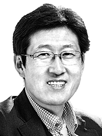 [오션 뷰] 항만공사 '4+1 통합'이어야 한다