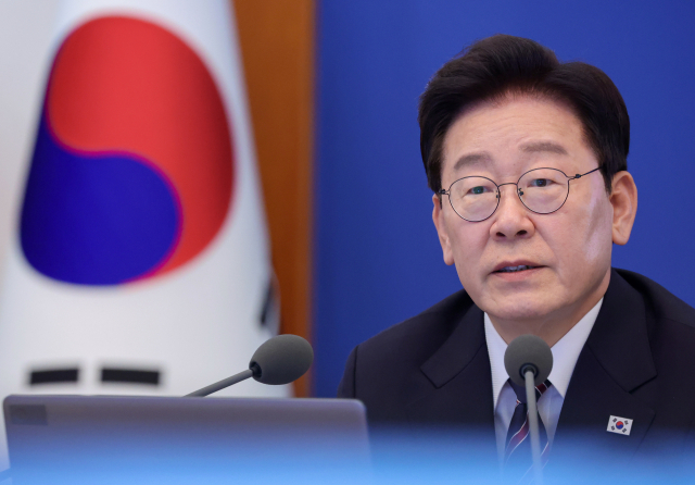 이재명 대통령이 21일 청와대에서 열린 수석보좌관회의에서 발언하고 있다. 연합뉴스