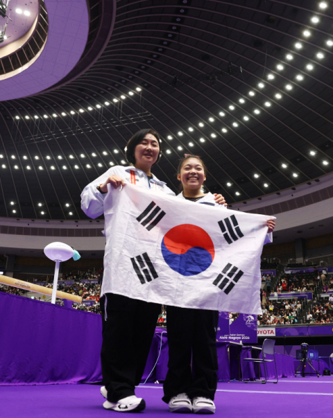 17살 황서현, 첫 출전 체조 평균대 깜짝 금메달