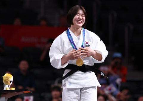 “애국가 불렀어요”, 일본에서 금빛 매치기 성공한 독립운동가 후손 허미미 [여기는 나고야]