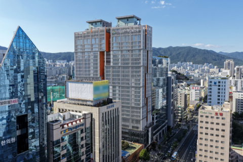부산 관광 훈풍 덕, 애물단지 호텔이 효자 됐네