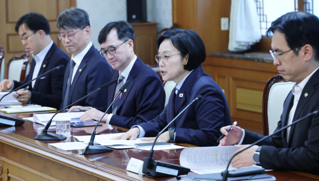 한성숙 국무총리가 6일 금융·공공기관 개인정보 유출 관련 회의에서 발언하고 있다. 연합뉴스