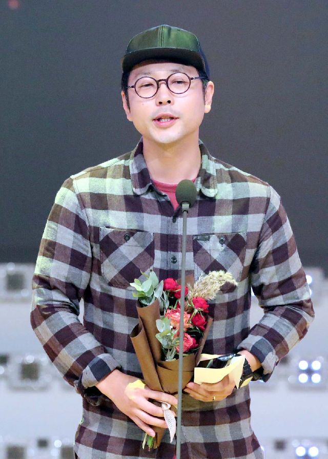 제26회 부일영화상 미술상 이후경 감독. 부산일보DB